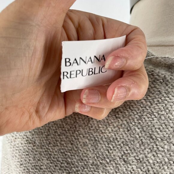 NWT Banana Republic Grey Melange Sweater Knit Poncho V-Neck Popover Fringed XS/S - Picture 7 of 8